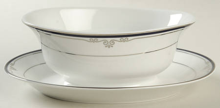 Grand Opera Platinum Gravy Boat with Attached Underplate