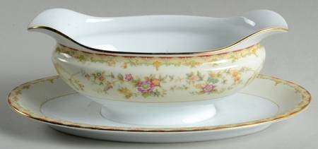 Columbine (No #) Gravy Boat with Attached Underplate
