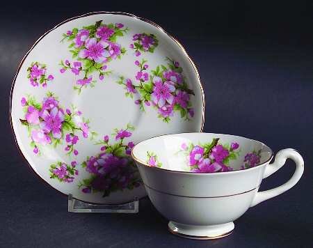 3063a Footed Cup & Saucer Set