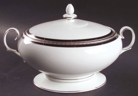 Patrina Platinum Oval Covered Vegetable
