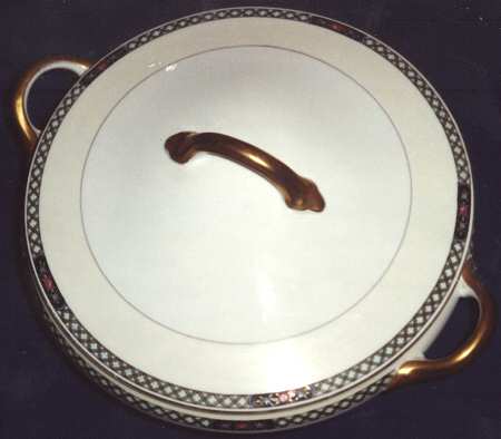 N1974 Round Covered Vegetable