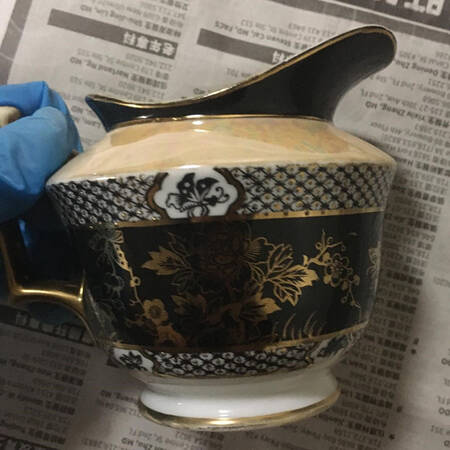 N1975 Creamer