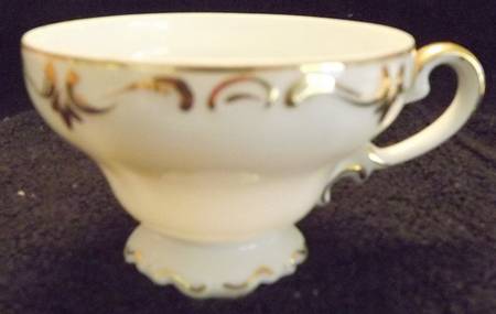 N1988 Footed Cup