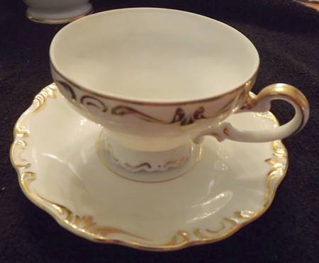 N1988 Footed Cup & Saucer Set