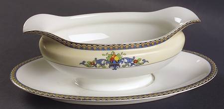 N1991 Gravy Boat with Attached Underplate