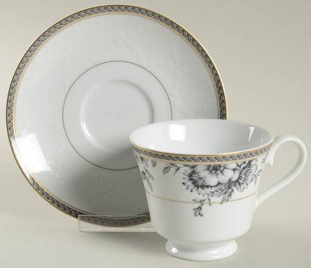 Nightingale Footed Cup & Saucer Set