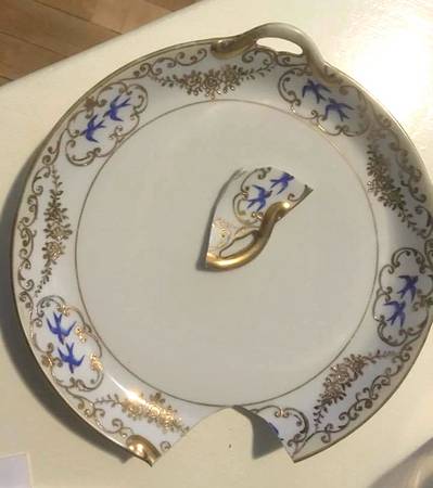 N2495 Handled Cake Plate