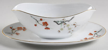 N2012 Gravy Boat with Attached Underplate