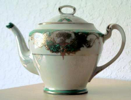 N2024 Teapot & Lid