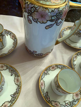 N2033 Chocolate Pot & Lid