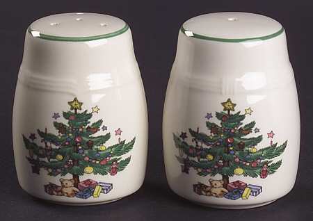 Holiday Greetings Salt & Pepper Set