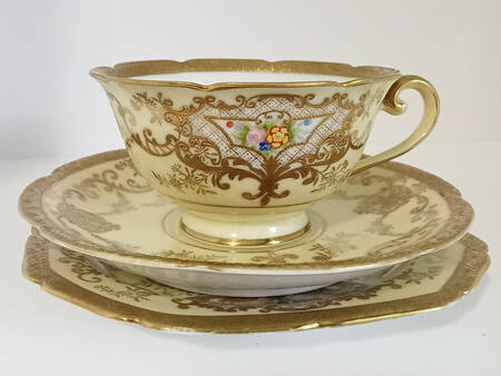 N2110 Footed Cup & Saucer Set
