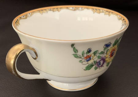 N2113 Footed Cup