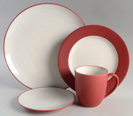 Colorwave Raspberry 32 Piece Estate Set by Noritake