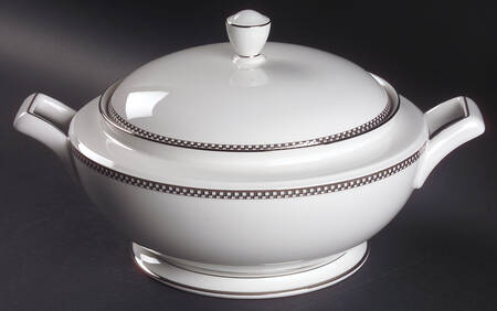 Cellini Platinum Round Covered Vegetable