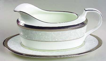 Lenore Platinum Gravy Boat & Underplate (Relish/Butter)