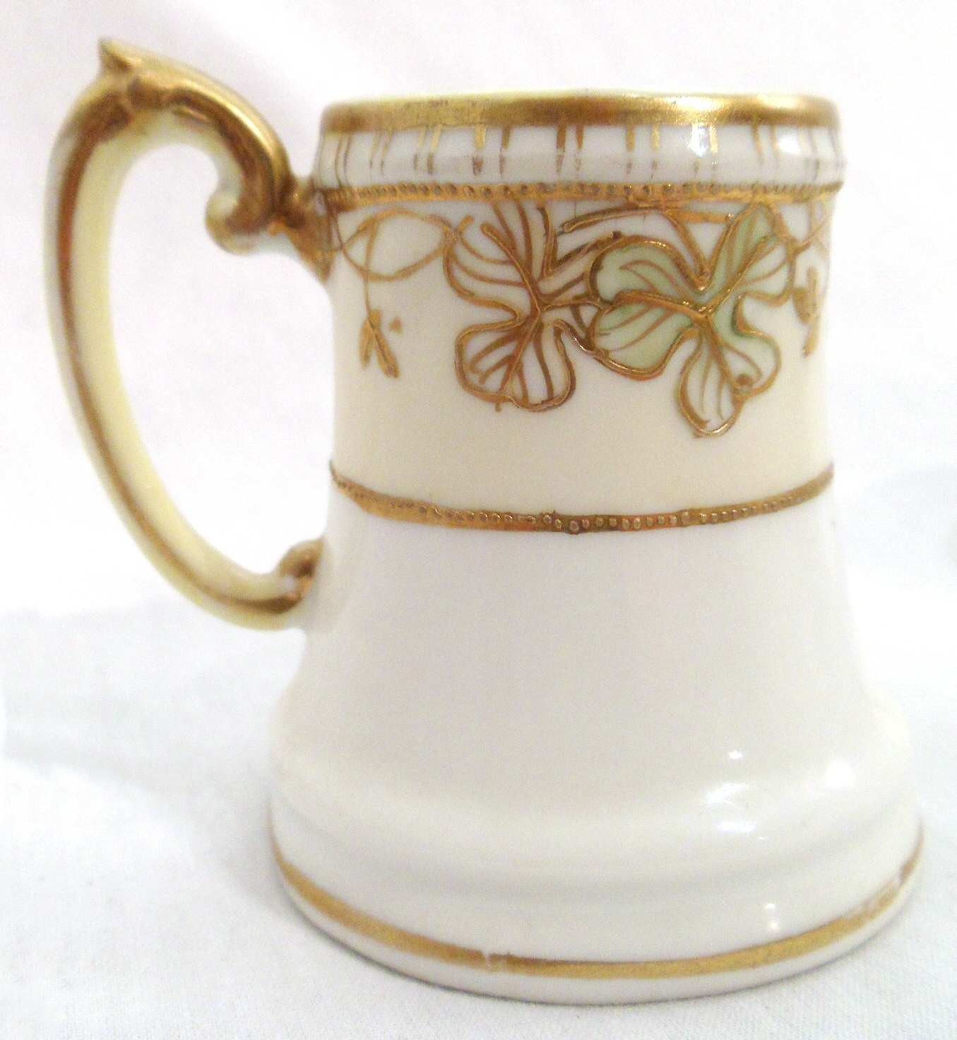 N2121 Salt Shaker