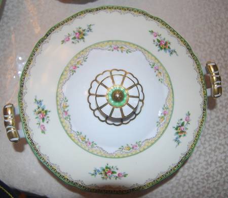 N2133 Round Covered Vegetable