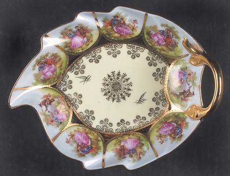 Love Story 7" Leaf Dish