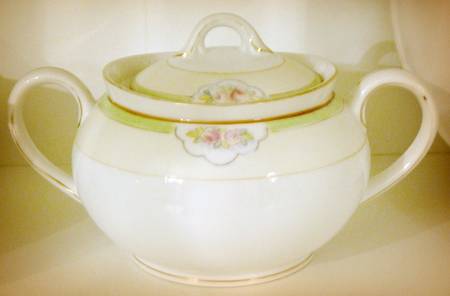 N2145 Sugar Bowl & Lid