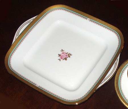 N2151 Handled Cake Plate