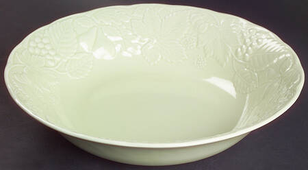 Woodbury Meadow Green 9" Round Vegetable Bowl