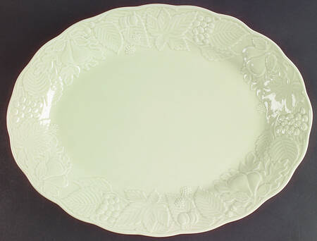 Woodbury Meadow Green 14" Oval Serving Platter
