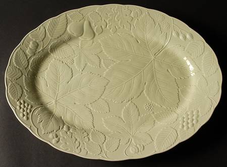 Woodbury Meadow Green 18" Oval Serving Platter