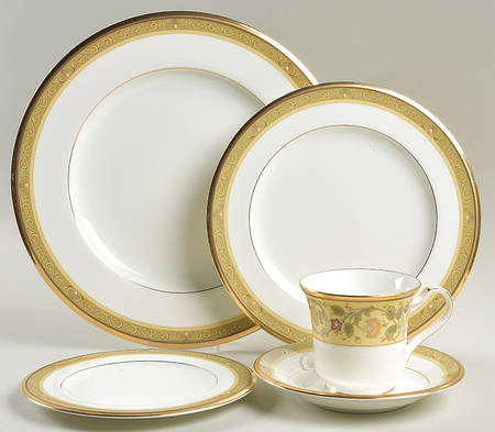 Golden Pageantry 5 Piece Place Setting