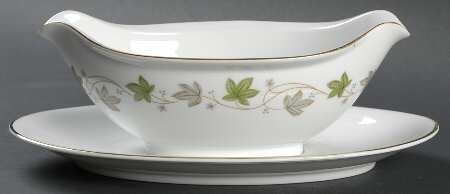 Ivy Lane Gravy Boat with Attached Underplate