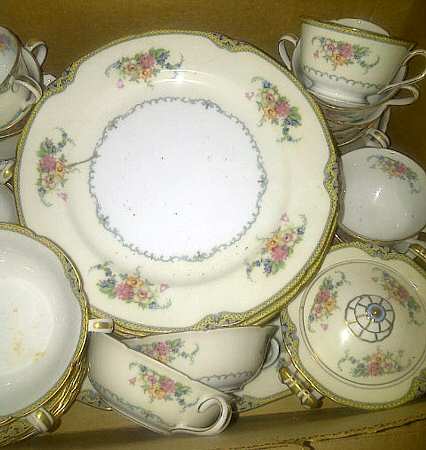 N2209 Footed Cup