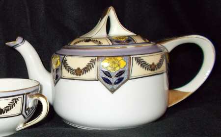 N2210 Teapot & Lid