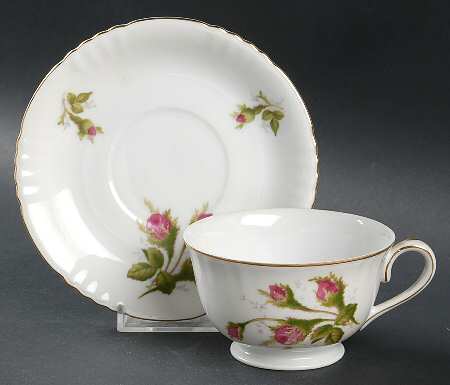Nef3 Footed Cup & Saucer Set