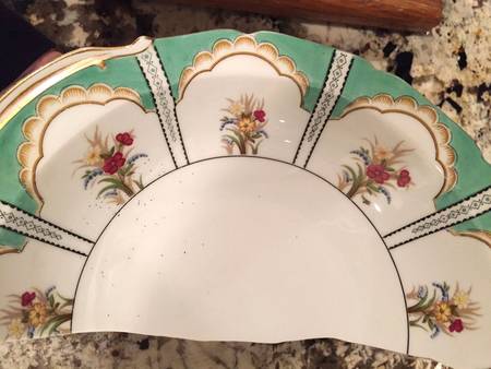 N2231 Handled Cake Plate