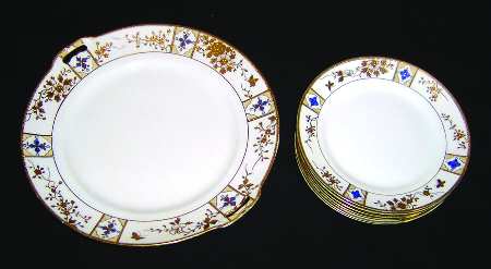 N3951 Handled Cake Plate