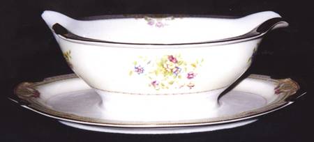 N2260 Gravy Boat with Attached Underplate
