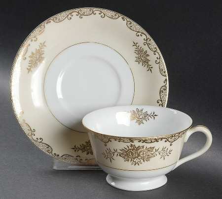 N2261 Footed Cup & Saucer Set