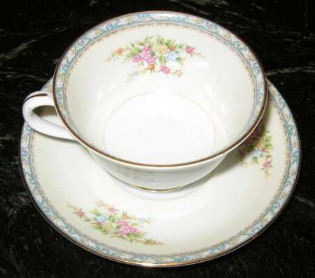 N2270 Footed Cup & Saucer Set