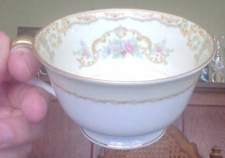 N2278 Footed Cup