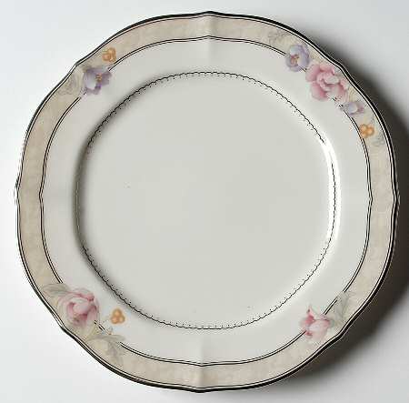 Avery Platinum Salad Plate