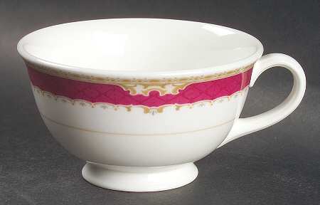 Granada Footed Cup