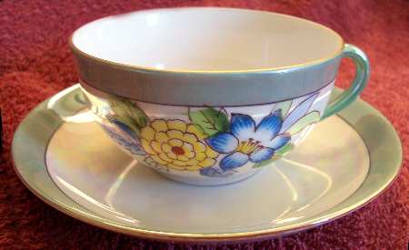 N2662 Flat Cup & Saucer Set