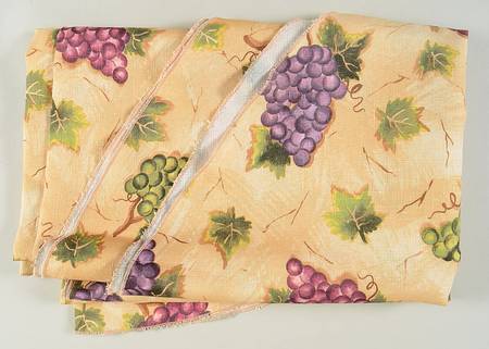 Meritage 60" X 84" Oval Tablecloth