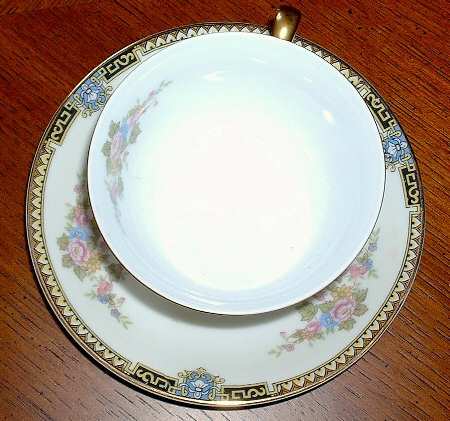 N2389 Footed Cup & Saucer Set