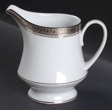 Manor Platinum Creamer