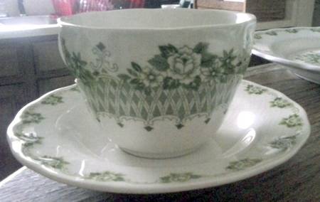 Killarney Footed Cup & Saucer Set
