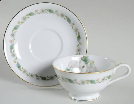 N2432 Footed Cup & Saucer Set