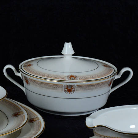 3-808 Round Covered Vegetable