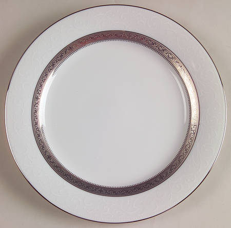 Signature Platinum Accent Luncheon Plate