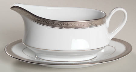 Signature Platinum Gravy Boat & Underplate